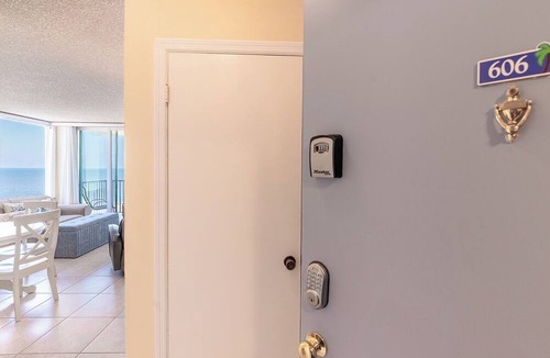 South Island Condo | Beachfront Condo At Bargain Price! Resort Heated Pool! Tennis Courts! Million Dollar View!