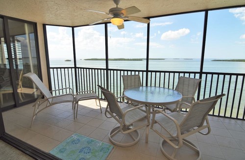 Punta Rassa Condo | Sanibel Harbour 635:Adventure awaits-Nearby fishing, kayaking, dolphin tours and more!