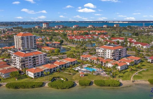 Isla del Sol Condo | Bay Front Serenity: 4th Floor 2BD/2BA at Isla Del