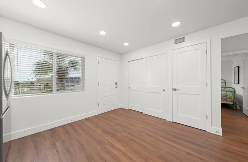 Sanibel Condo | Loggerhead Cay 483: Updated Condo Steps To Beach!