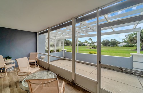 Plantation Condo | Ground unit Pool 10 Min to beach on golf course
