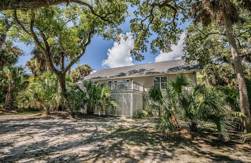 Saint Helena Island House | 4BR Retreat - 2 Master Suites - Golf Cart Included - Aug 1 discounted save