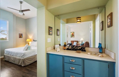 Isla del Sol Condo | Isla Del Sol Retreat – Pool View & Near Gulf Beaches 6-246