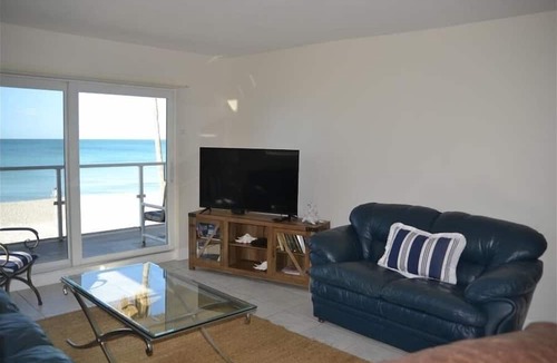 Longboat Key Condo | Beachcomber unit 202