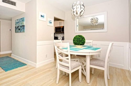 Longboat Key Condo | Beachcomber unit 403
