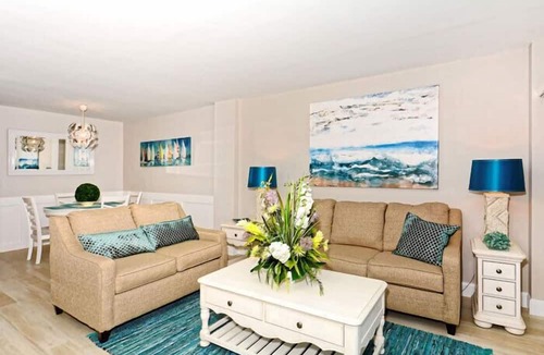 Longboat Key Condo | Beachcomber unit 403