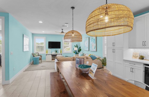 Bradenton Beach House | Beach Daze - 7 bedrooms short walk to beach with private heated pool & spa!