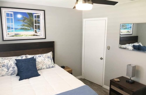 Solana Apartment | Newly Renovated - Modern Apartment - 1 of 4