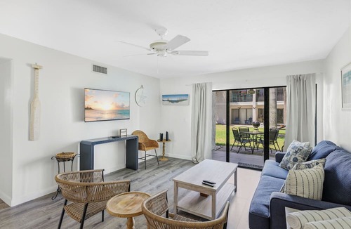 Bradenton Beach Condo | A short walk to the beach and direct pool access!