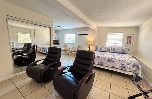 Venice House | Tropical Villas of Venice Beach