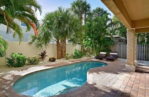Bradenton Beach Villa | Starfish West- Beautiful Villa private pool and a few steps to the beach
