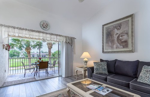 Sarasota Condo | Heritage Oaks Retreat: Country Club Living! Championship Golf, 5 Pools, Clubhouse, & Restaurant
