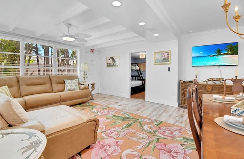 Redington Beach House | The Perch in the Palms Private Pool 3 Minute Walk to the Beach