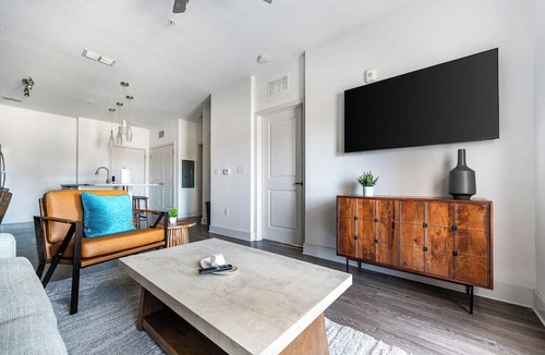 Venice Apartment | Landing | Stunning 1BD, Clubhouse, Pool