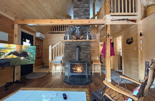 Keene Cabin | Private Cabin in Keene NY, Adirondacks, minutes to Lake Placid, Sleep 6