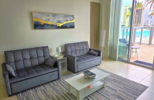 Fort Myers Apartment | Luxury 2BR in Downtown Fort Myers Pool & Terrace