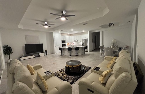 Venice Resort | 3-bedroom resort in charming Venice in Golf club community