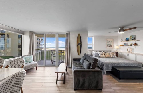 South Island Condo | Beachfront Estero Beach & Tennis Club 102B—Sunset Gulf Water Views, heated resort Pool, Pickleball & Tennis, 2 Bikes + beach Gear. 6-7 night stays