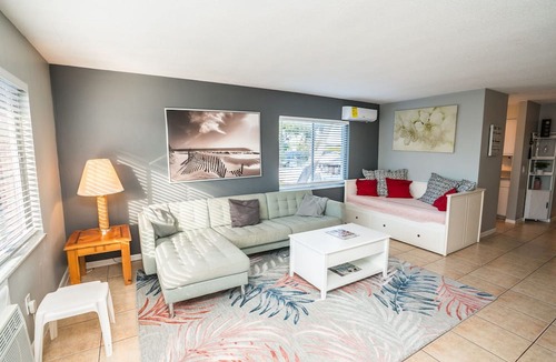Clearwater Condo | Stylish Clearwater Condo Near Beach, Dining, and Attractions
