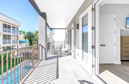 Siesta Key Condo | NEW LISTING! Gertrude's | Resort-like home & pool, 500ft to Beach!