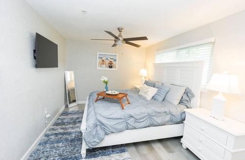 Fort Myers Apartment | The Riverwalk Retreat | Chic Downtown 2BR Condo