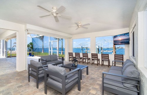 Point of Pines House | New! Lemon Bay Hot Tub Sunsets Pontoon Rentals!