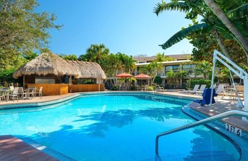 Moorings Hotel | Tranquil Room Near City Perks and Beautiful Beach Days