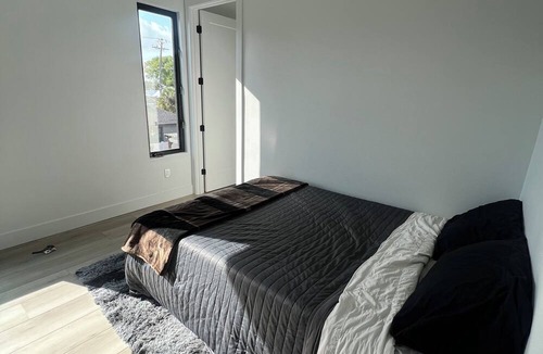 St. Petersburg House | 1 mile to Downtown St Petersburg new construction luxury 2,155 sqft home