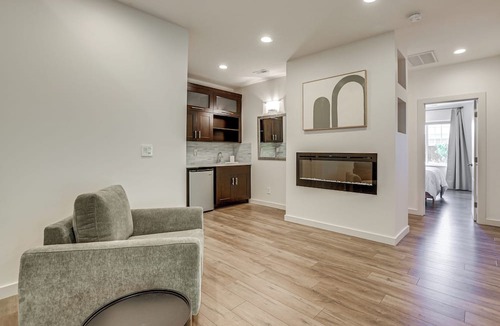 Greenville House | 4 Mi to Dtwn Greenville: Group-Ready Home w/Yard