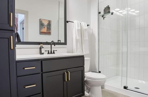 Judson Apartment | Modern Comfort 2BR Stay in GVL
