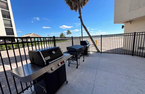 South Island Condo | Carlos Pointe 434 - Direct beachfront Luxury condo Sleeps 4/5