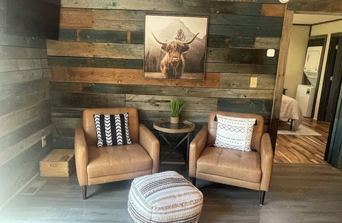 Mill Spring Cottage | Cottage on the water. Kayaks Fishing Fire Pit. 5 mins from TIEC. 15 to Lake Lure