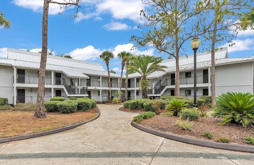 Wesley Chapel Condo | Golf & Tennis Condo | 2 Queen Beds | Optional Saddlebrook Amenities | Patio Views