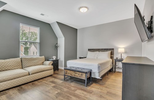 Greenville Apartment | Charming 1BD/1BA Studio, 4 Miles to Downtown GVL