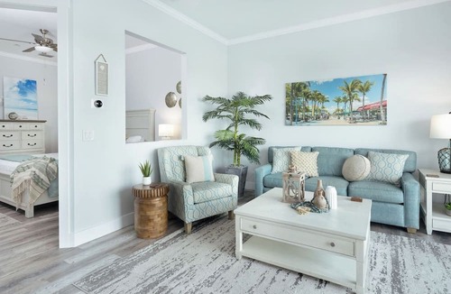 Cape Harbour Apartment | Manatee Suite 2/Funky Fish House at Cape Harbour