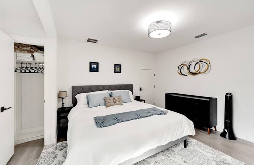 Bearss Plaza House | The Hideaway - 3 Bed/3.5 Bath on water in Tampa Bay