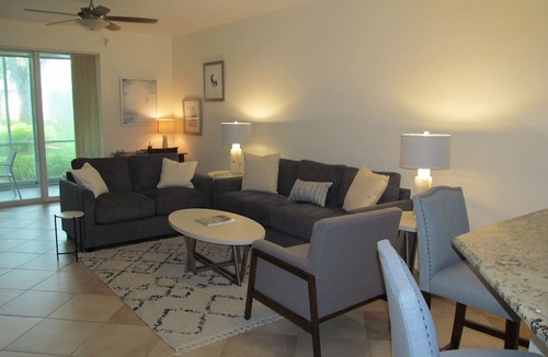 Pelican Bay Condo | Impeccable 2BR/2BA condo, world class Pelican Bay amenities ! Save 10% monthly