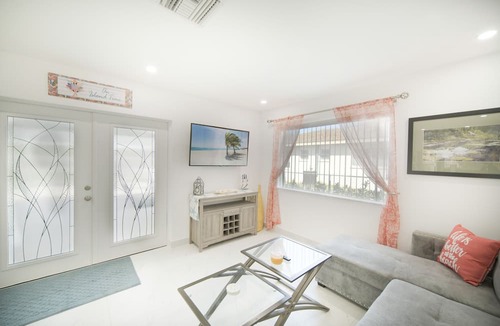 Caloosahatchee Apartment | Heated Pool Hangout half mile from Downtown Cape Coral -NEWLY RENOVATED-