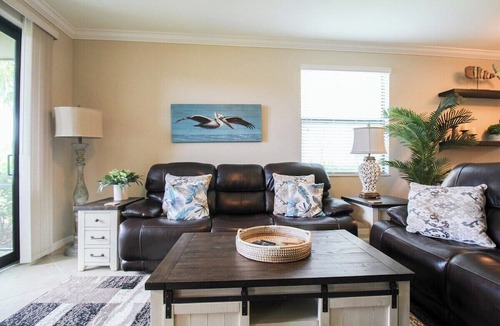 Lakewood Ranch Condo | Exclusive 2 BR Lakefront Condo in Lakewood National - The Duffers Retreat