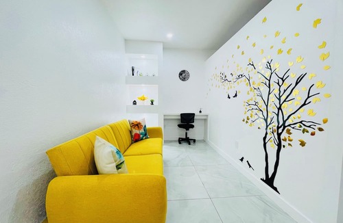 Westminister Apartment | Magnolias Suite