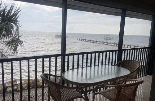 Bokeelia Condo | 2/2.5 condo with docking available for your boat and pools for soaking