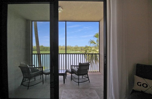 Lakewood Ranch Condo | Waterfront Lakewood National condo overlooking the 11th green - Golfers Grove