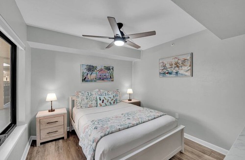 South Island Condo | 4B/3B ISLAND VACATION CONDO-RESORT POOL! WALK TO BEACH!