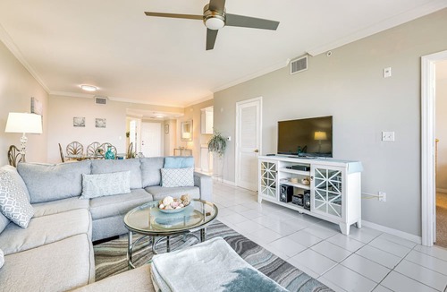 Vanderbilt Beach Condo | Sleek Naples Condo w/Balcony: Snowbirds Welcome!