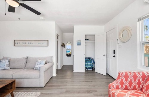 Bay Esplanade Apartment | Coastal Waterside Condo 2 Blocks to Beach