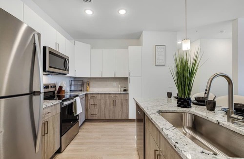 McGregor Apartment | Charming 2-Bedroom Luxury Apartment in the Heart of Fort Myers