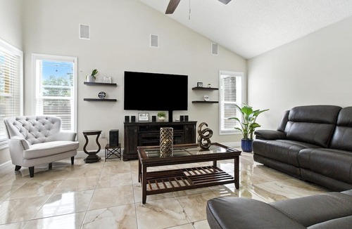 Town 'n' Country House | Traditional Homes of Tampa 5 stars on the other site.