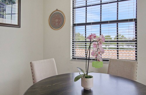 Lakewood Ranch Condo | Gorgeous lakefront 2nd floor condo in Lakewood National Golf club - The Artist's Way