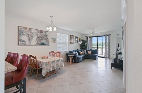 Lakewood Ranch Condo | Gorgeous lakefront 2nd floor condo in Lakewood National Golf club - The Artist's Way