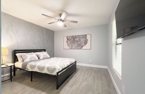 Iona Condo | Welcome to Your Luxurious Golf Getaway!